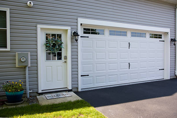 24/7 Emergency Garage Door Panel Replacement experts in Geistown, PA